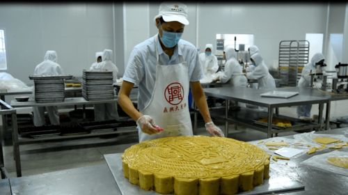 李子柒與三只松鼠齊聚食品賽道 品牌合作的“芬芳”意蘊(yùn)